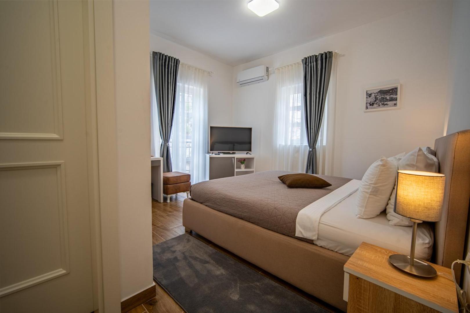 Skala Luxury Rooms Cetinje Eksteriør billede